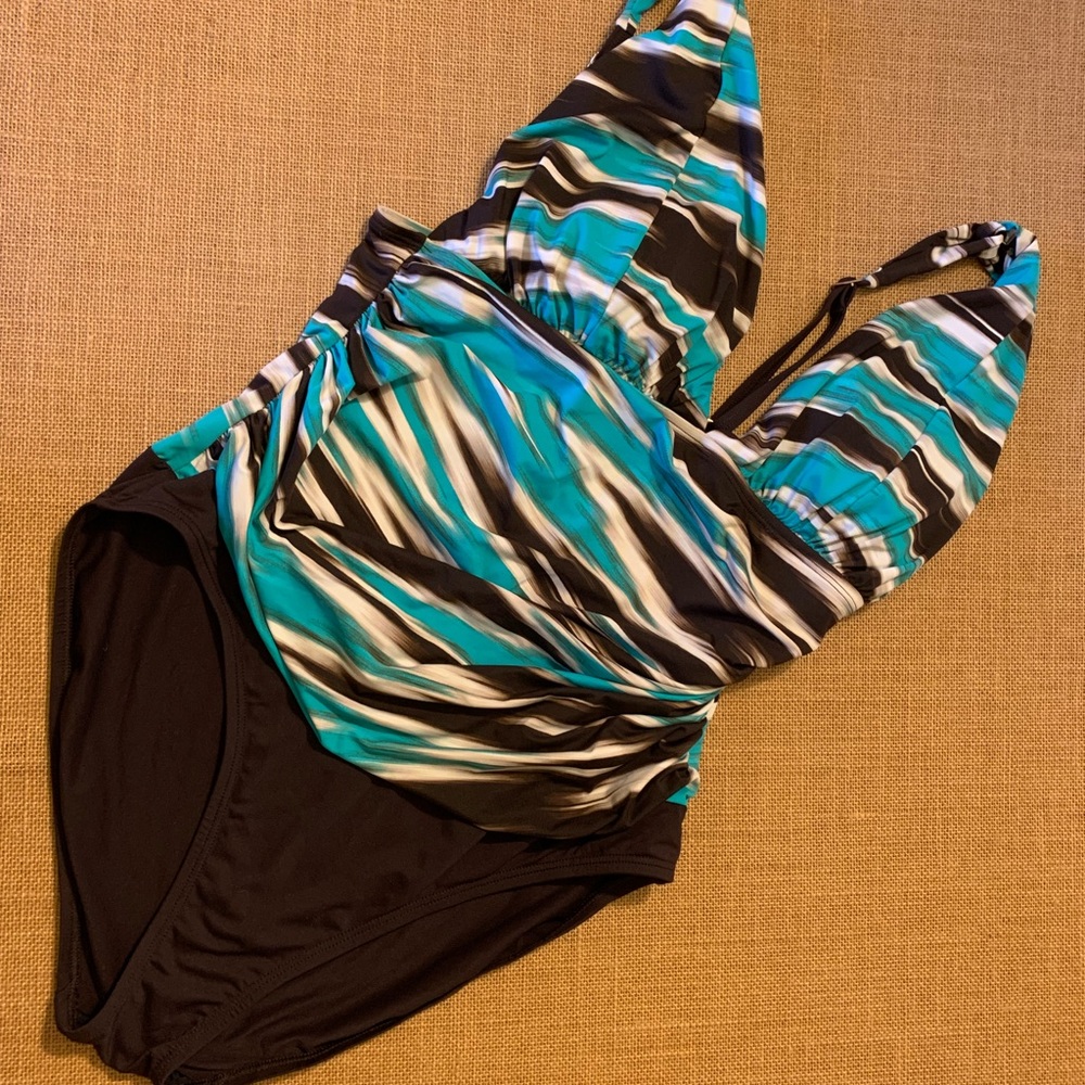 LA BLANCA SWIM SUIT